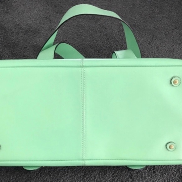 Vintage Banana Republic Pastel Green Genuine Leather Spacious Purse - Picture 4 of 4